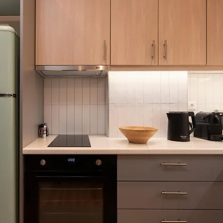 Prime Location 1br Hill Aprtm *